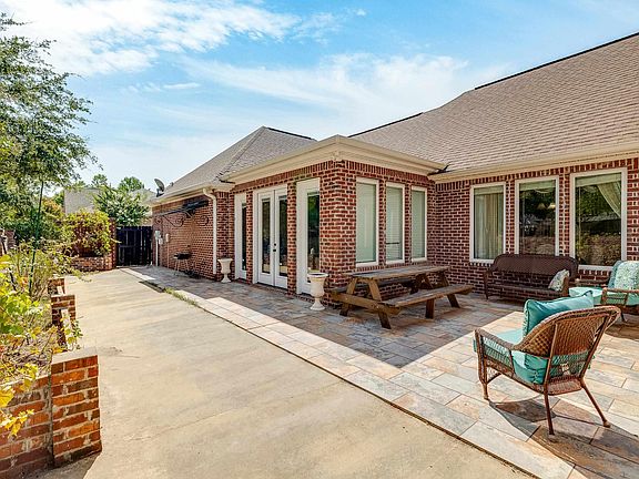 5th image of 2026 Rosedown Dr