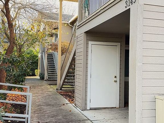 3rd image of 3149 Forest Hills Dr #7-4