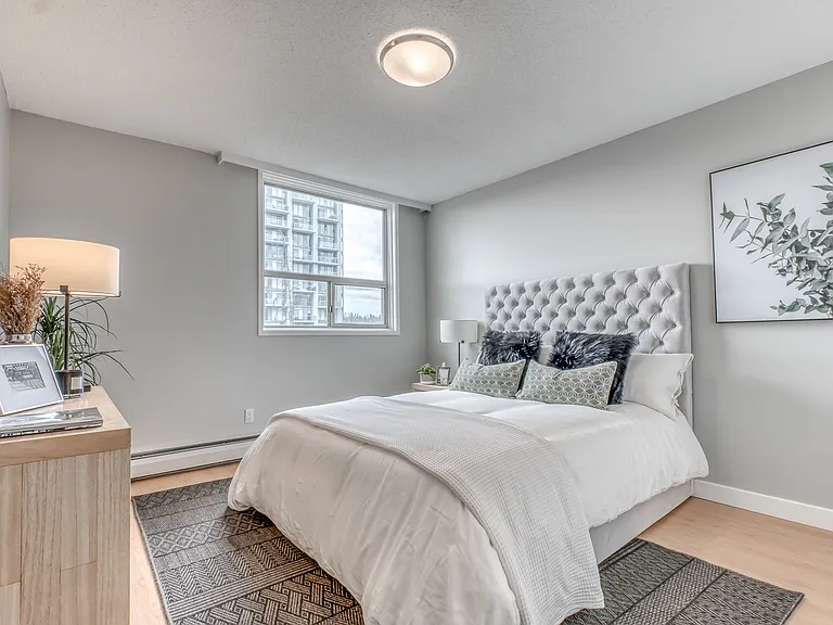 930 15th Ave SW — Photo 10