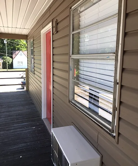 410 Duncan St — Photo 2