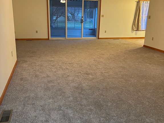 3rd image of 122 Old Carriage Dr #122