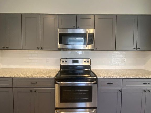 4th image of 10333 Bernardin Cir