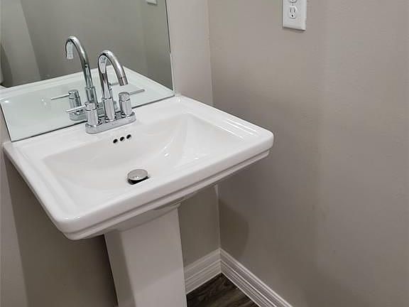 5th image of 5262 Ella Blvd #500A