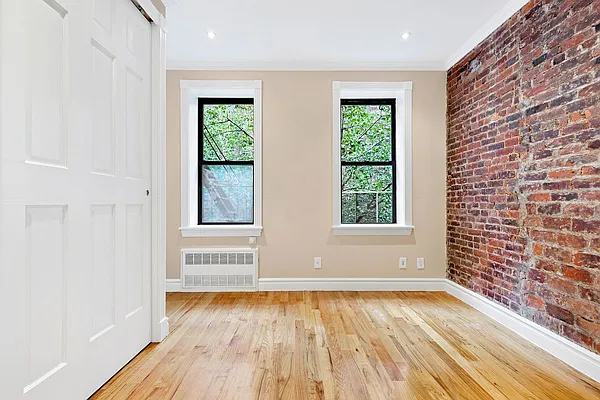 Rented by Cooper & Cooper Real Estate | media 23