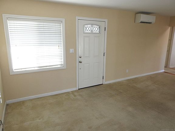4th image of 1069 Woodhaven Dr