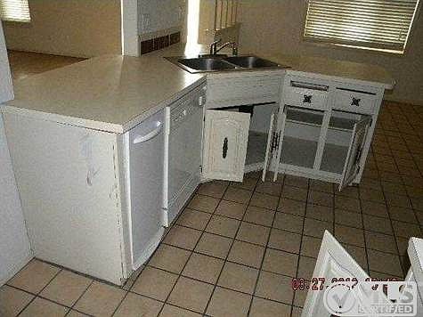 3rd image of 10631 Quezada Ave