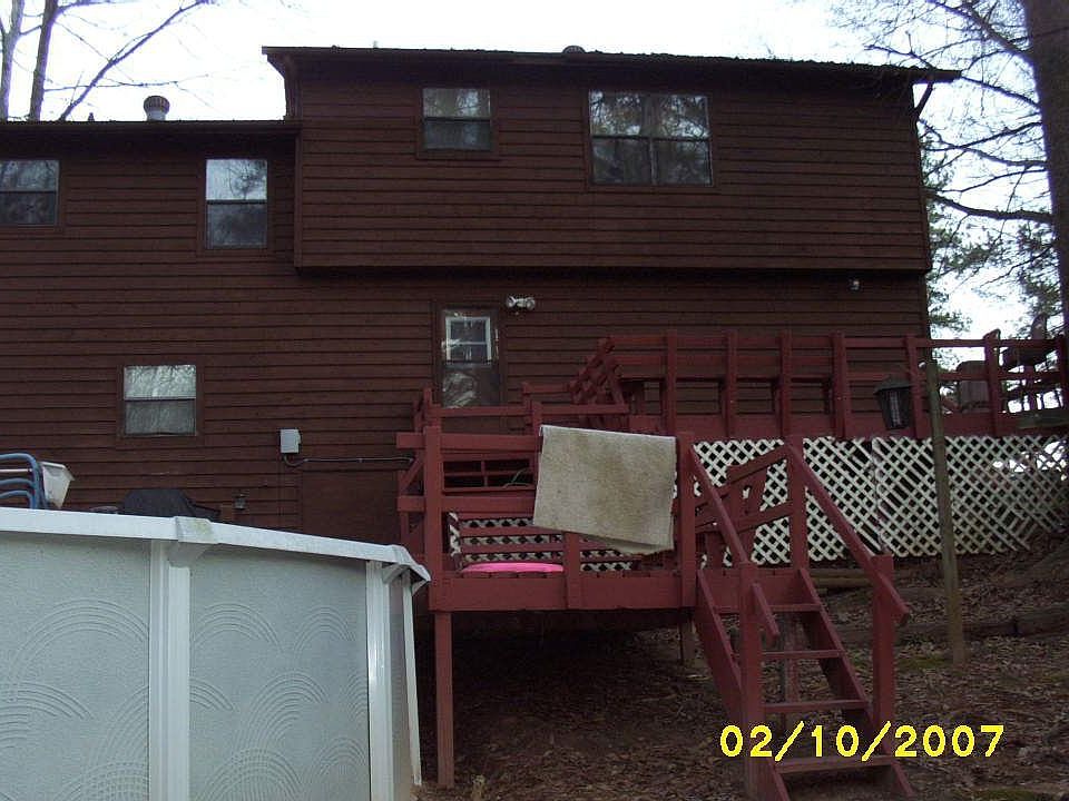 backyard w/pool