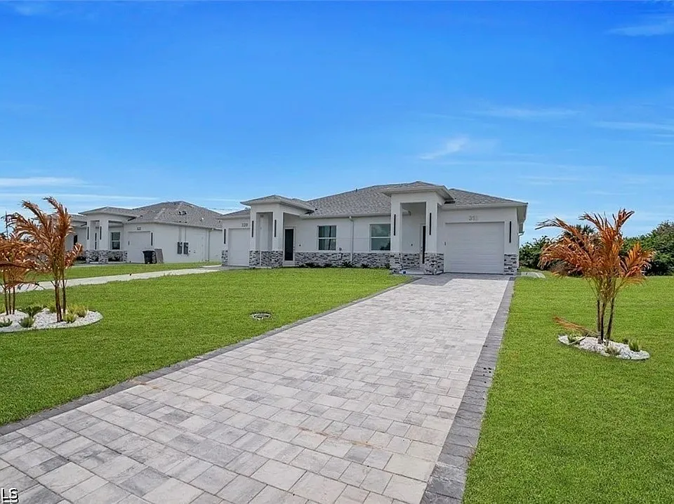 320 Poplar St