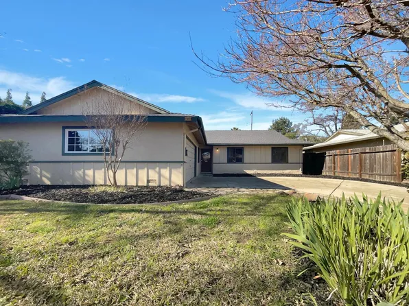 1410 Oakmont Dr, Roseville, CA 95661