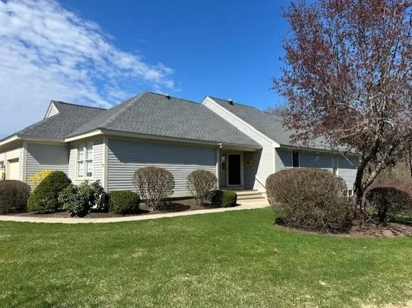 33 Pebble Beach Drive, Bedford, NH 03110