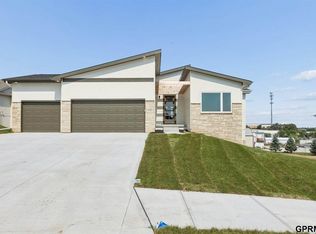 7711 180th Ave, Omaha, NE 68136