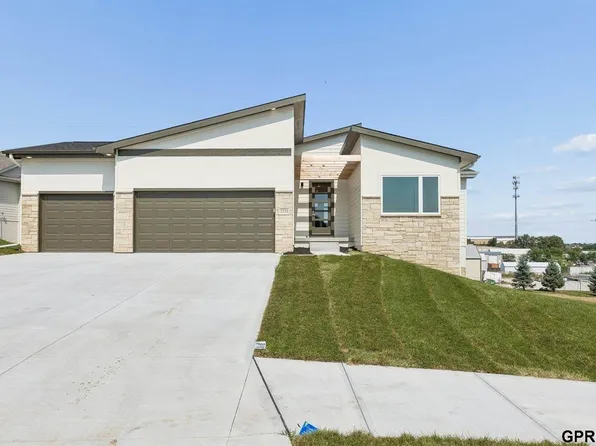 7711 180th Ave, Omaha, NE 68136