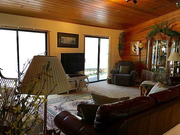 2nd image of 3838 Mary Ann Ln