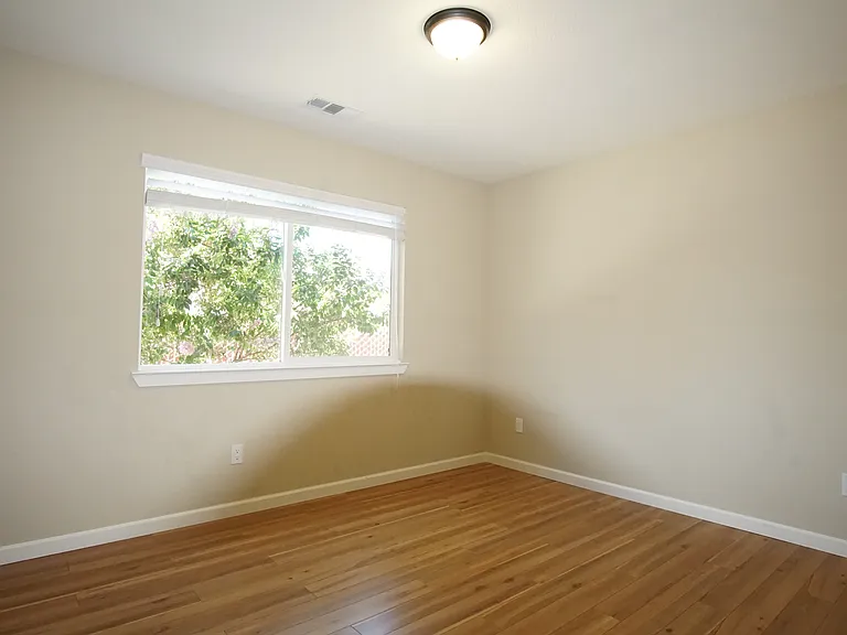 2498 Amaryl Dr — Photo 10