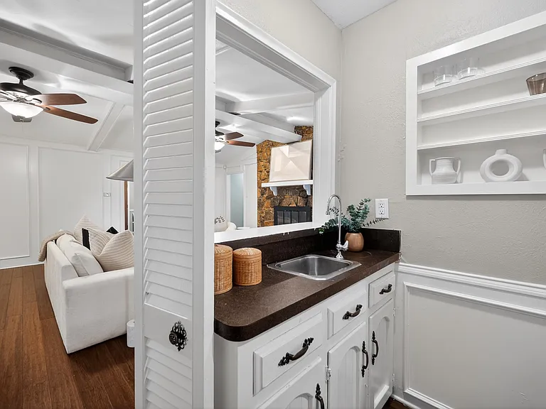 9660 Timberleaf Dr — Photo 1