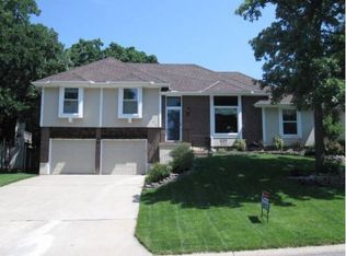 11800 W 101st St, Overland Park, KS 66214