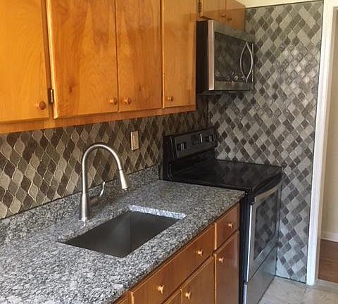 4th image of 9010 149th St APT 4K