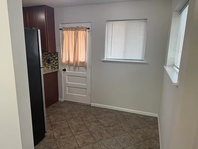 1514 Yale Ave #A — Photo 4