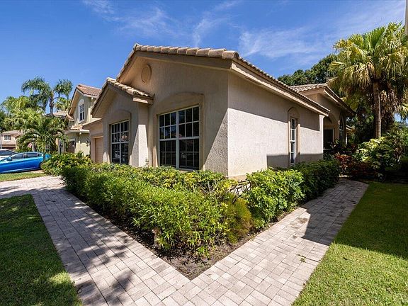 3rd image of 4841 N CLASSICAL Boulevard