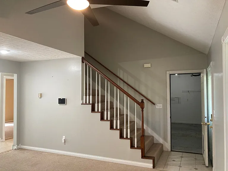121 Chevy Chase Pl — Photo 2