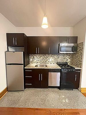 2nd image of 80 Edgecombe Ave #16