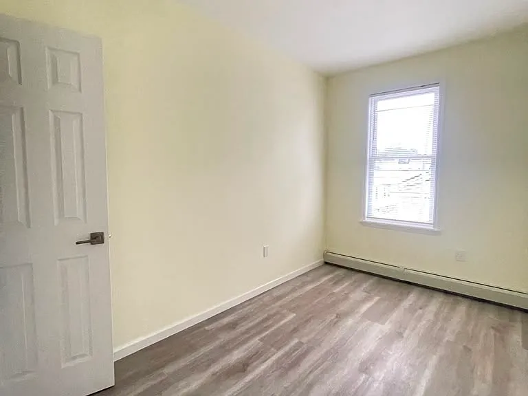125 Bay 8 St #2A — Photo 11