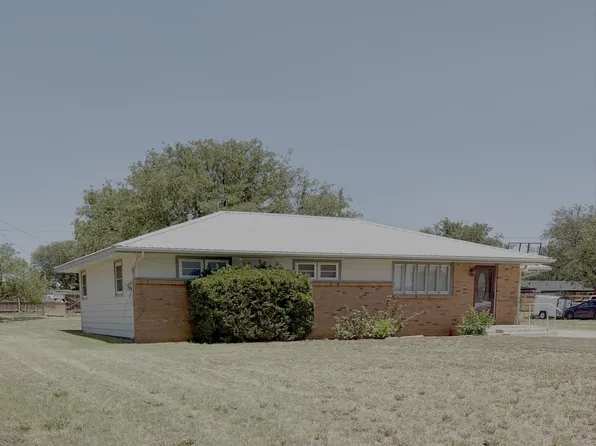 1202 9th St, Olton, TX 79064