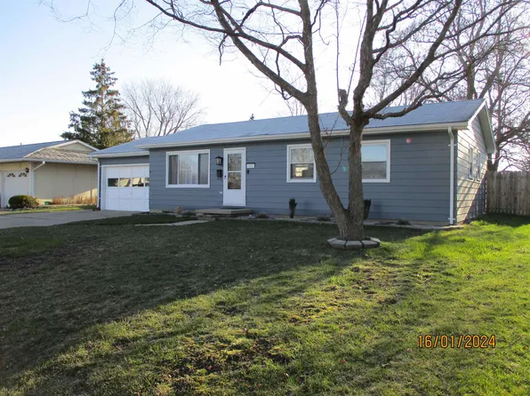 900 Wiltshire Dr, Owosso, MI 48867