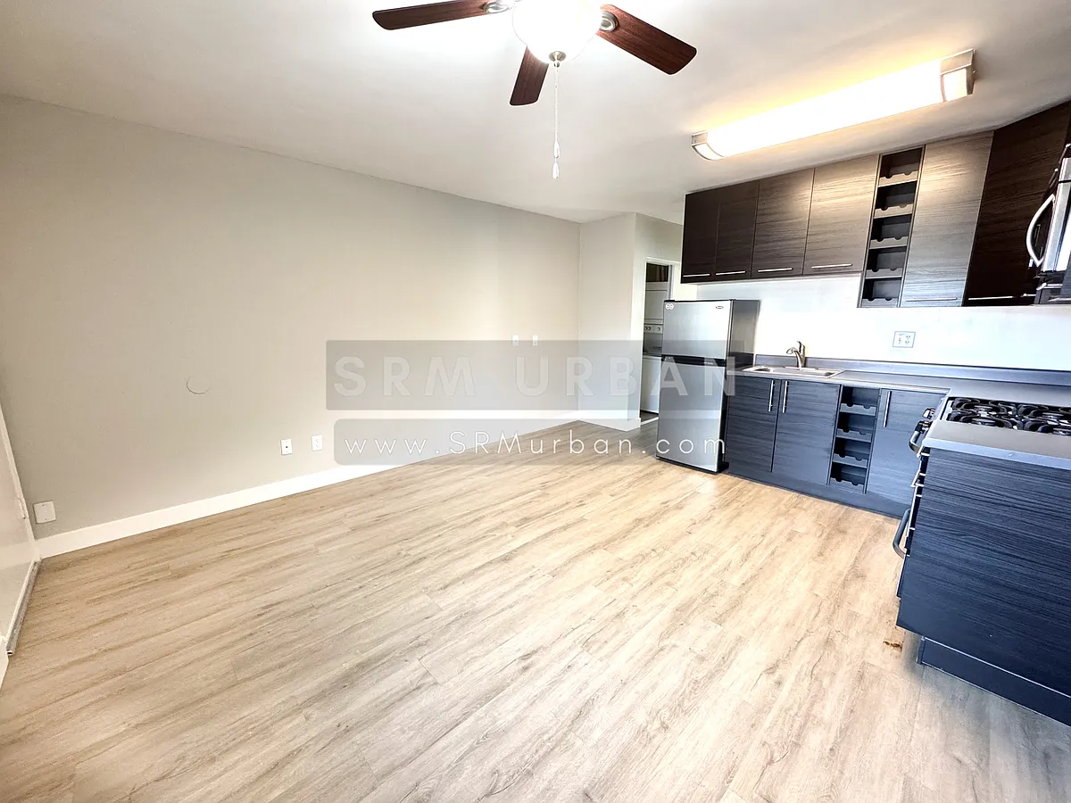 Building Photo - 2547 A St #29