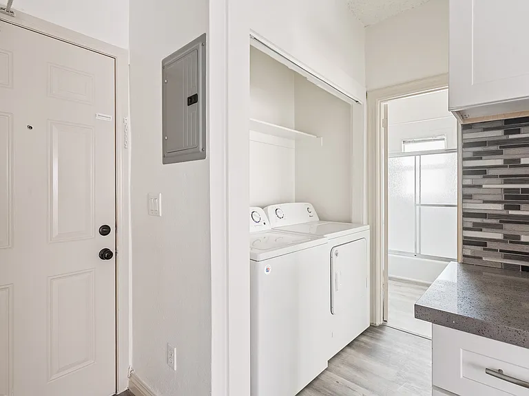 Ktown Apartments Laundry