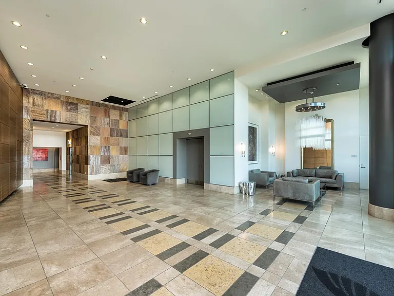 1 Mandalay Pl #905 — Photo 4