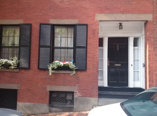 117 Myrtle St, Boston, MA 02114