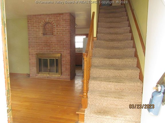 4th image of 917 Churchill Cir