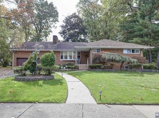 22-32 Radburn Rd, Fair Lawn, NJ 07410