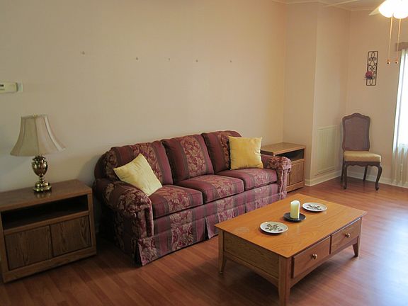 3rd image of 128 Hibiscus Dr
