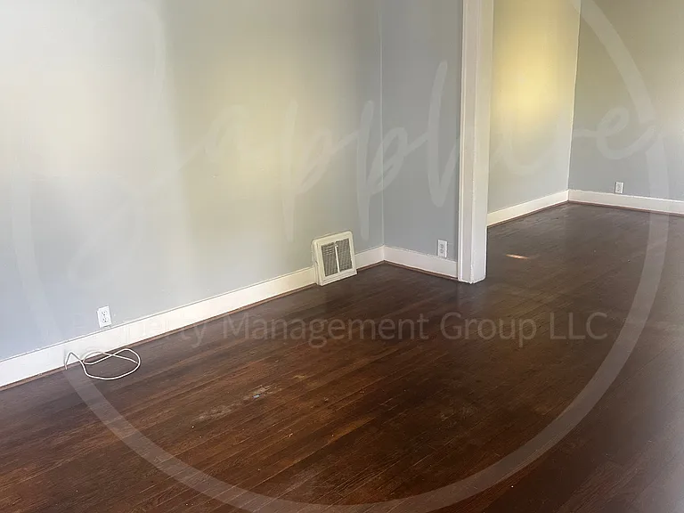 2404 E 67th Ter — Photo 3