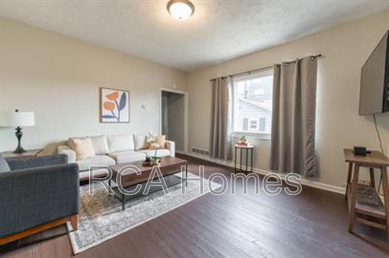 1st image of 1015 Olive St