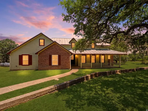 371 TWIN CANYON DR, Boerne, TX 78006