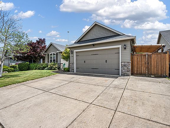 4th image of 203 Copper Way
