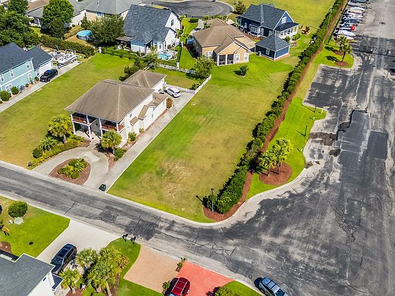 2nd image of 921 Waterton Ave. lot 120