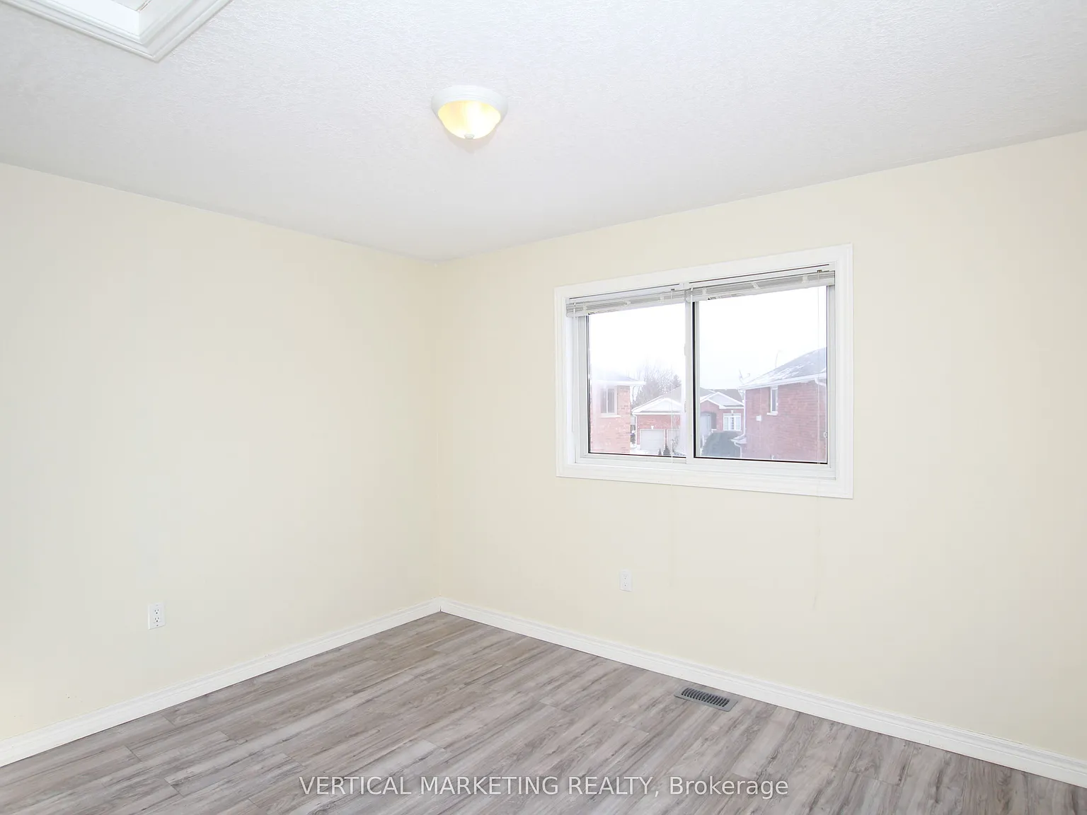 3 bed, $3,000 — Photo 3