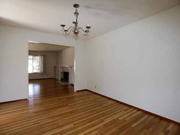 3rd image of 868 Nantucket Ct