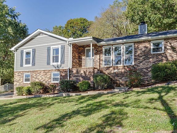 2nd image of 185 Honeysuckle Dr