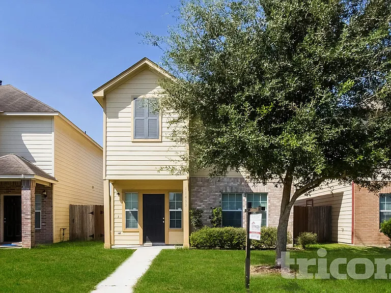 11403 Carla St — Photo 1