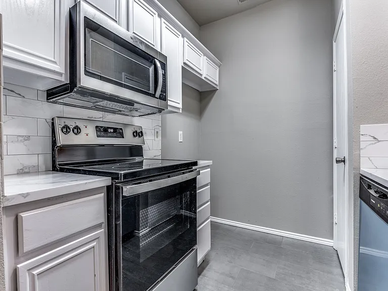 3935 Pickett Pl — Photo 10