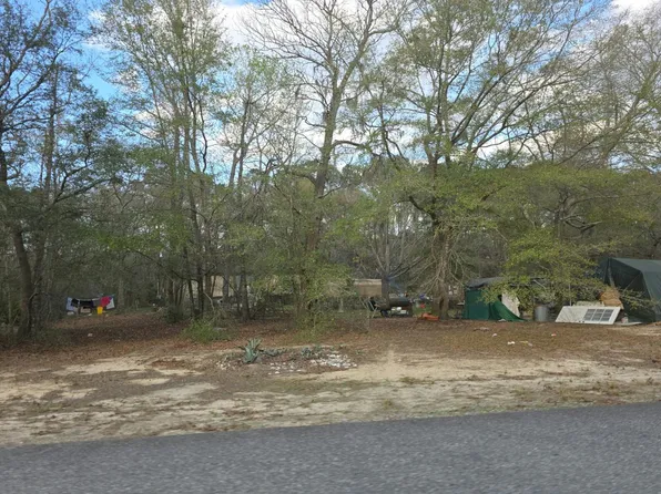 210 River Oak Dr, Bloomingdale, GA 31302