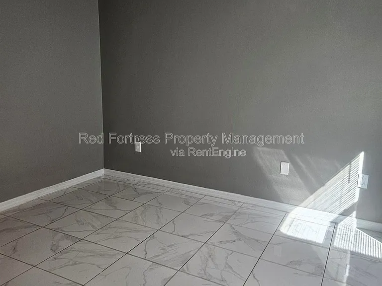310 Gordon Ave S — Photo 9