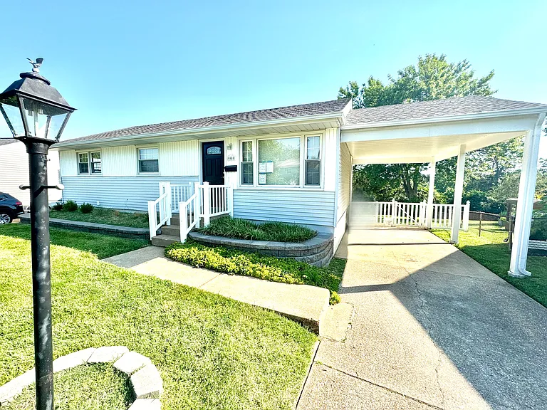 9909 Solar Ln — Photo 1