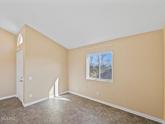 3rd image of 2591 W Ironcrest Dr