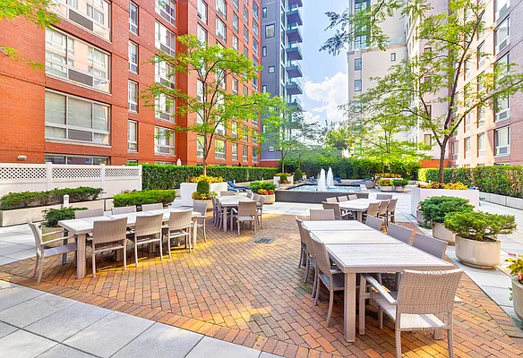 Rented by SERHANT. | media 26